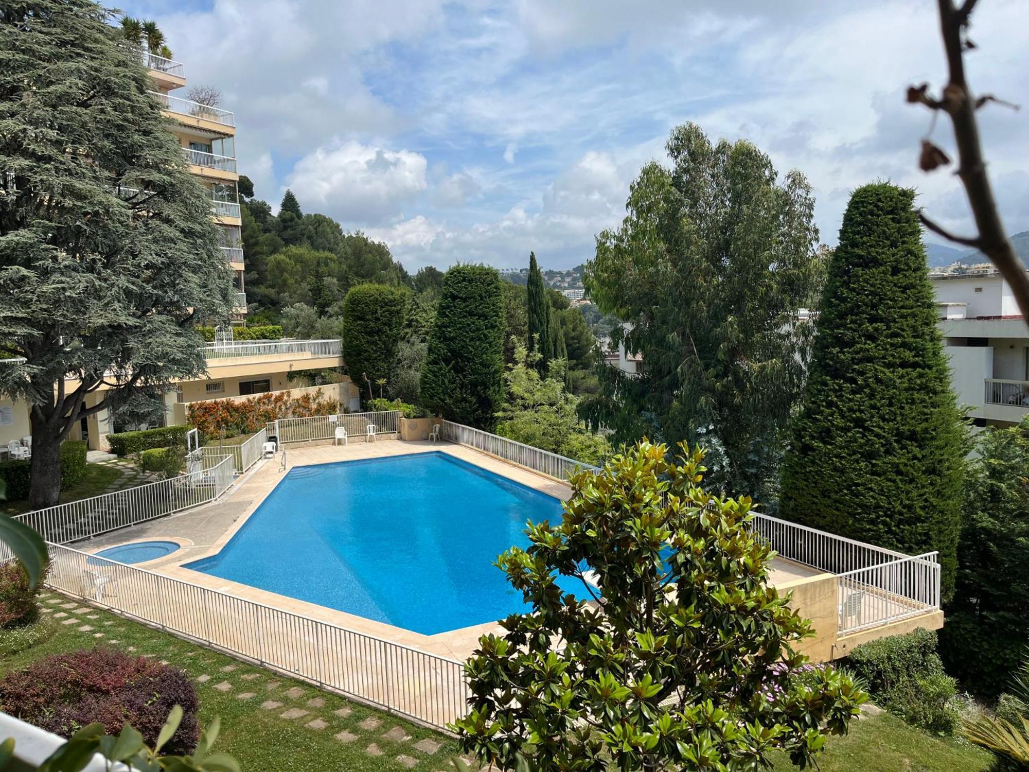 Apartment F1 Au Calme Dans La Verdure, Terrasse, Piscine Et Parking *