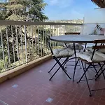 F1 Au Calme Dans La Verdure, Terrasse, Piscine Et Parking