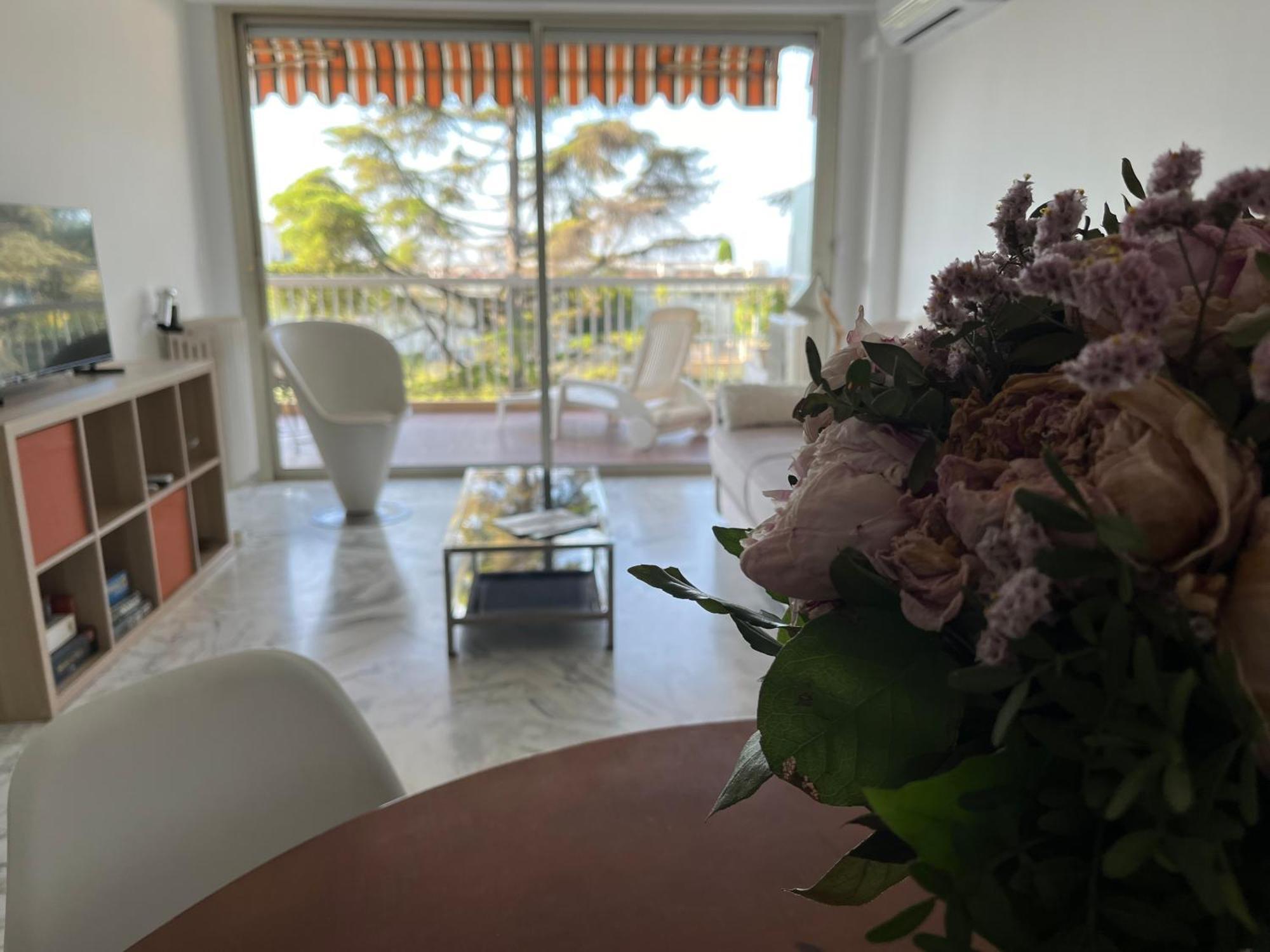 F1 Au Calme Dans La Verdure, Terrasse, Piscine Et Parking